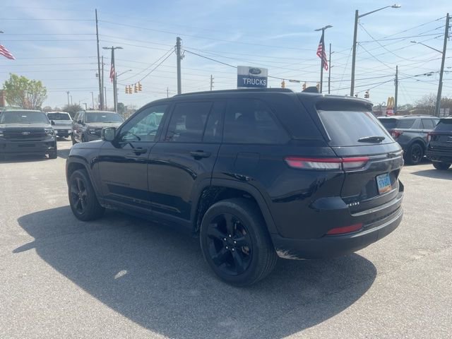 Used 2023 Jeep Grand Cherokee Altitude image 4