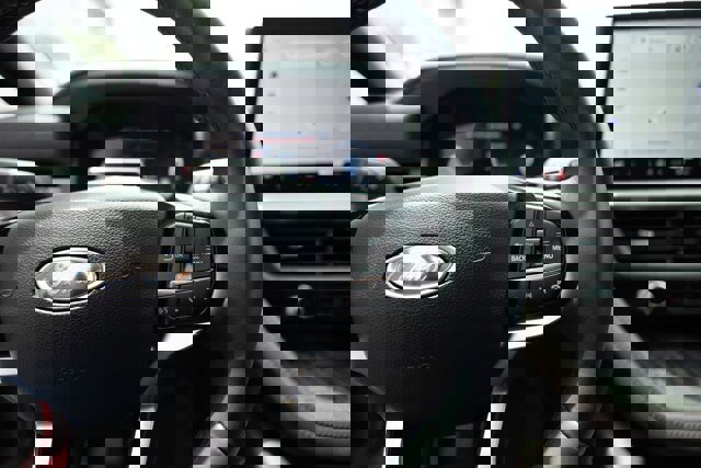 Certified 2025 Ford Explorer Platinum w/ Ultimate Package AWD/4WD image 19