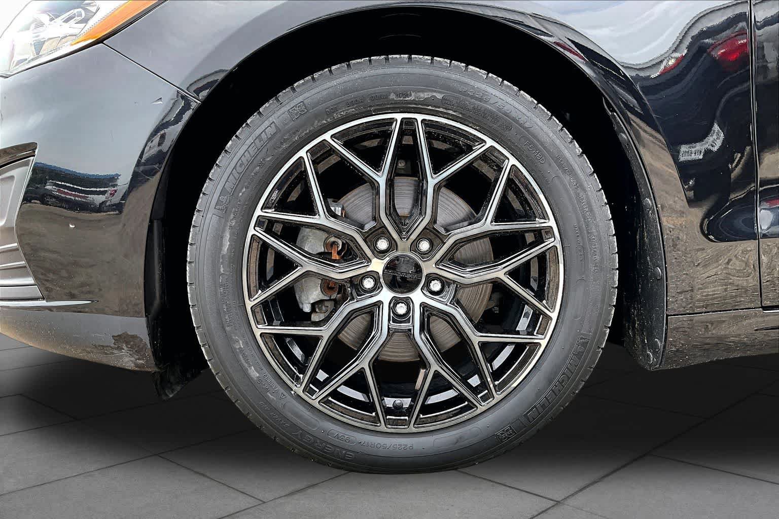 Certified 2019 Ford Fusion SE FWD image 11