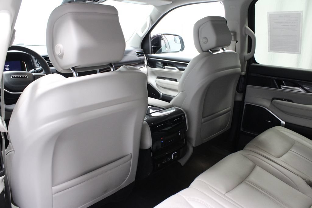 Used 2024 Jeep Wagoneer 4WD w/ Premium Group I image 22