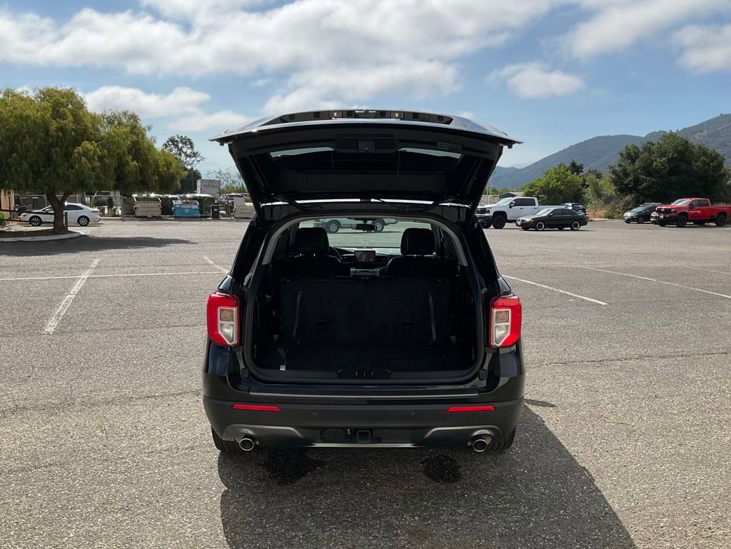 Certified 2024 Ford Explorer XLT w/ Equipment Group 202A image 11