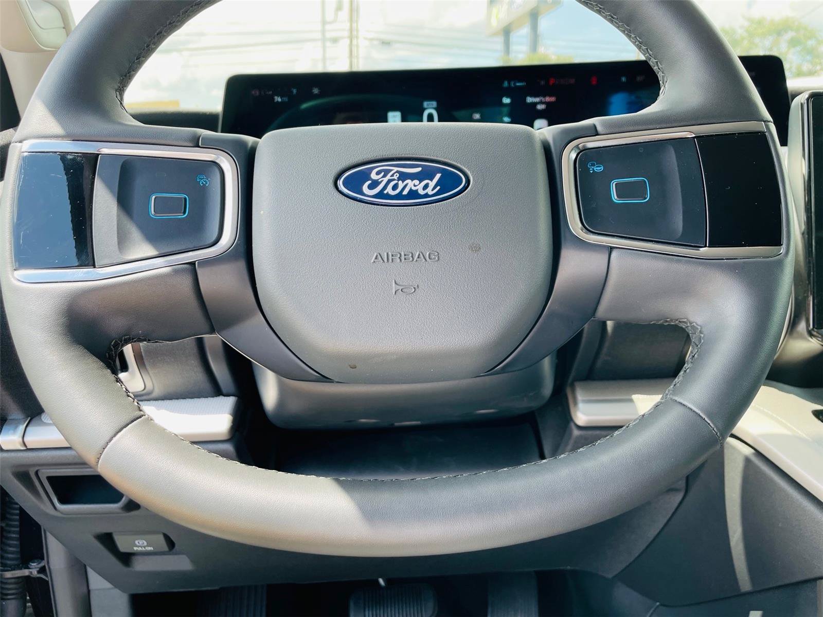 Certified 2025 Ford Expedition Active RWD image 11