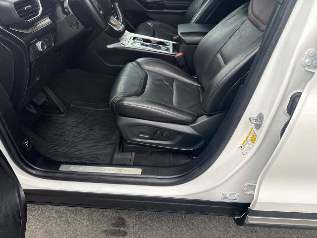 Certified 2022 Ford Explorer Platinum w/ Equipment Group 601A AWD/4WD image 7