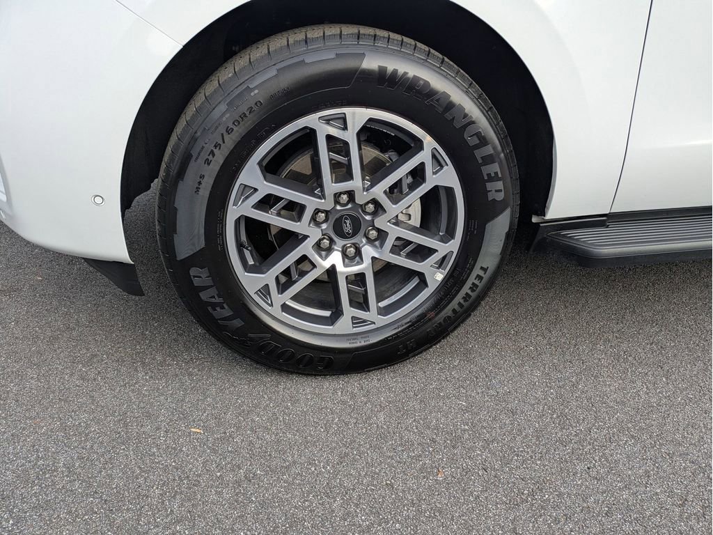 Certified 2025 Ford Expedition Active image 36