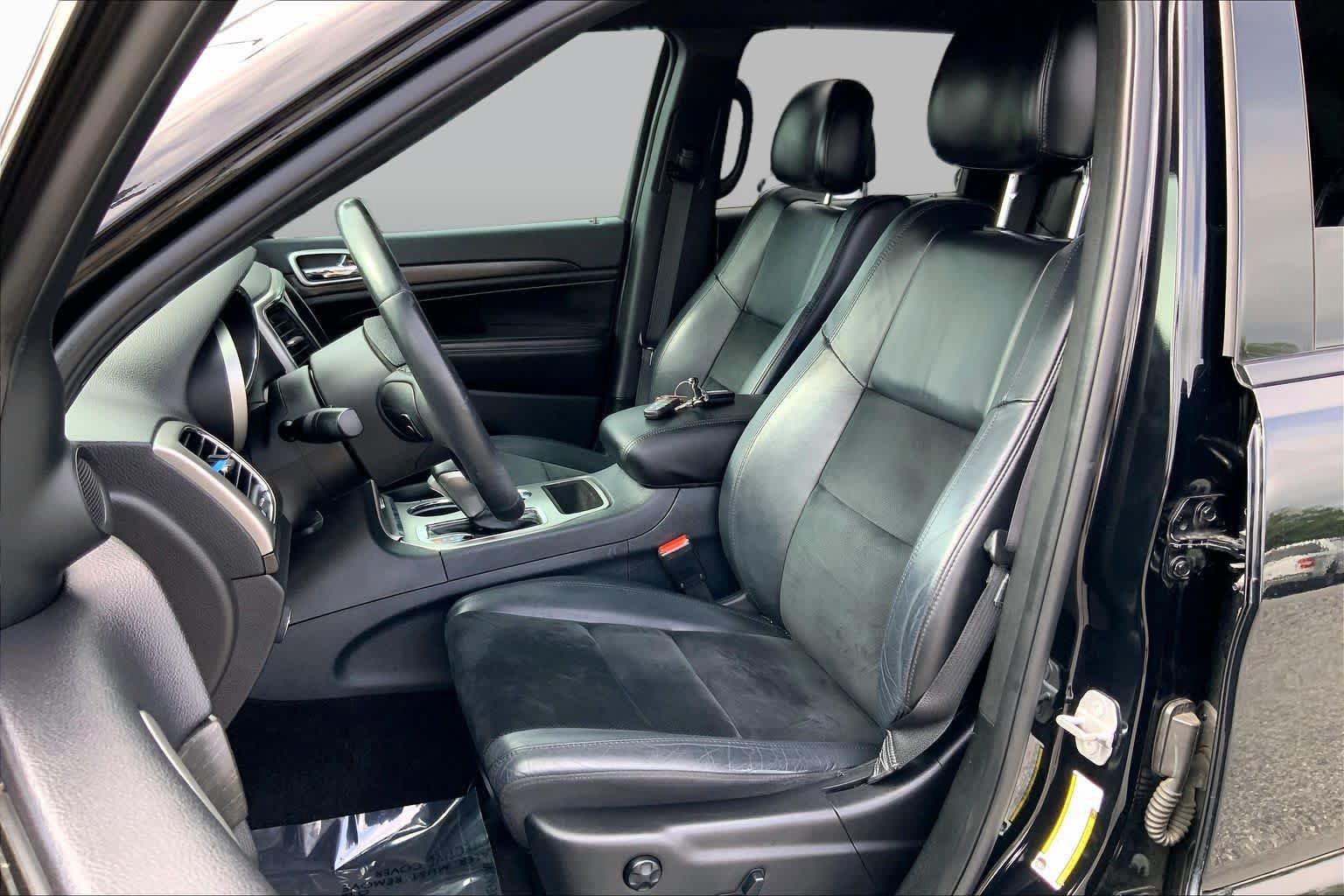 Used 2018 Jeep Grand Cherokee Altitude AWD/4WD image 8