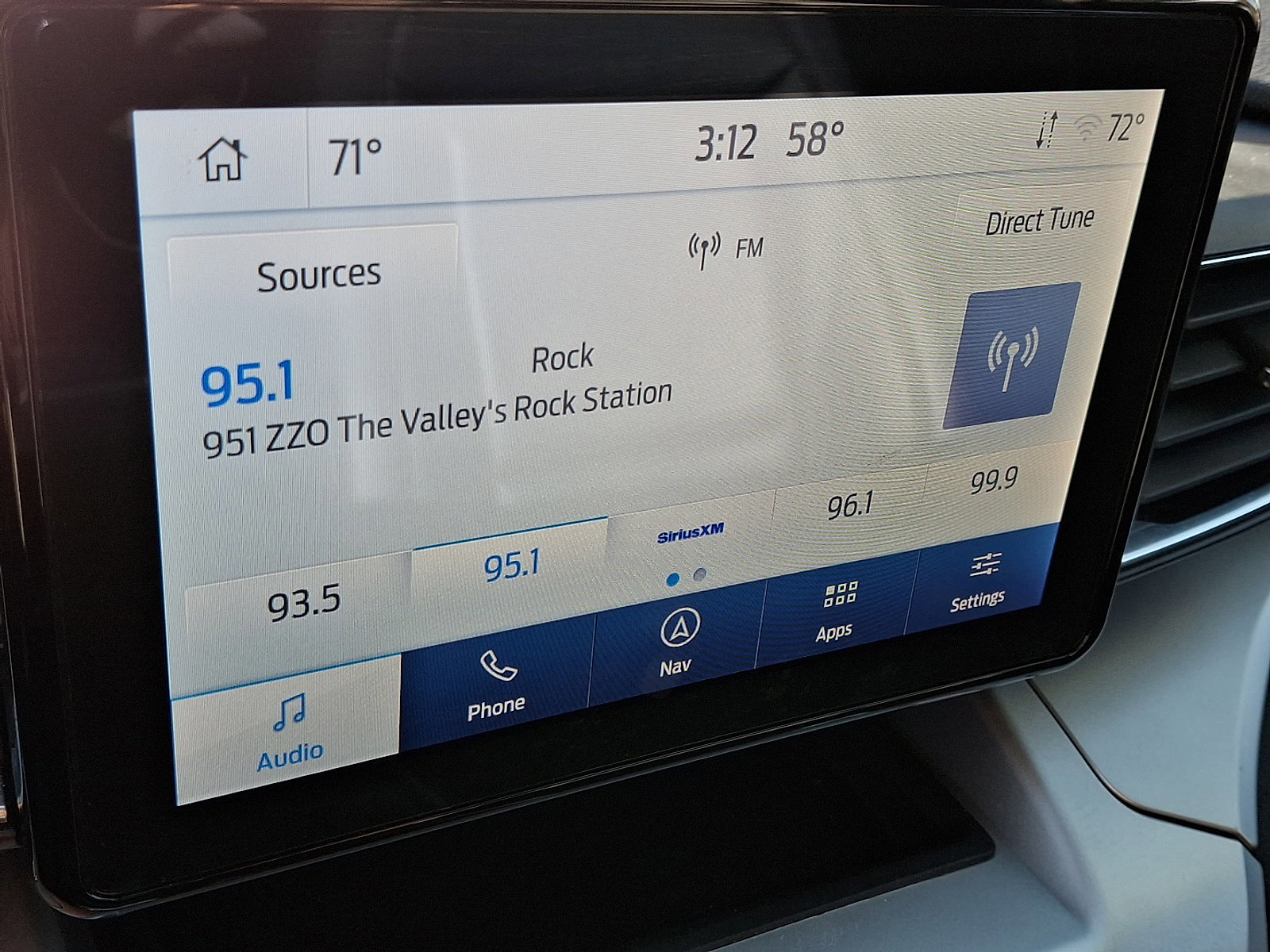 Certified 2022 Ford Explorer XLT w/ Equipment Group 202A image 18