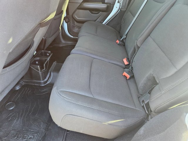 Used 2018 Jeep Wrangler Unlimited Sahara w/ Cold Weather Group image 18