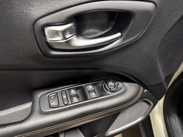 Used 2018 Jeep Compass Limited AWD/4WD image 31