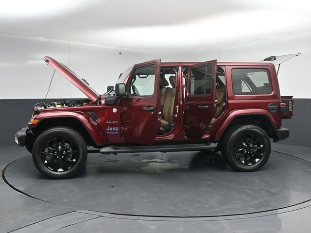 Used 2021 Jeep Wrangler Unlimited Sahara w/ Cold Weather Group AWD/4WD image 57