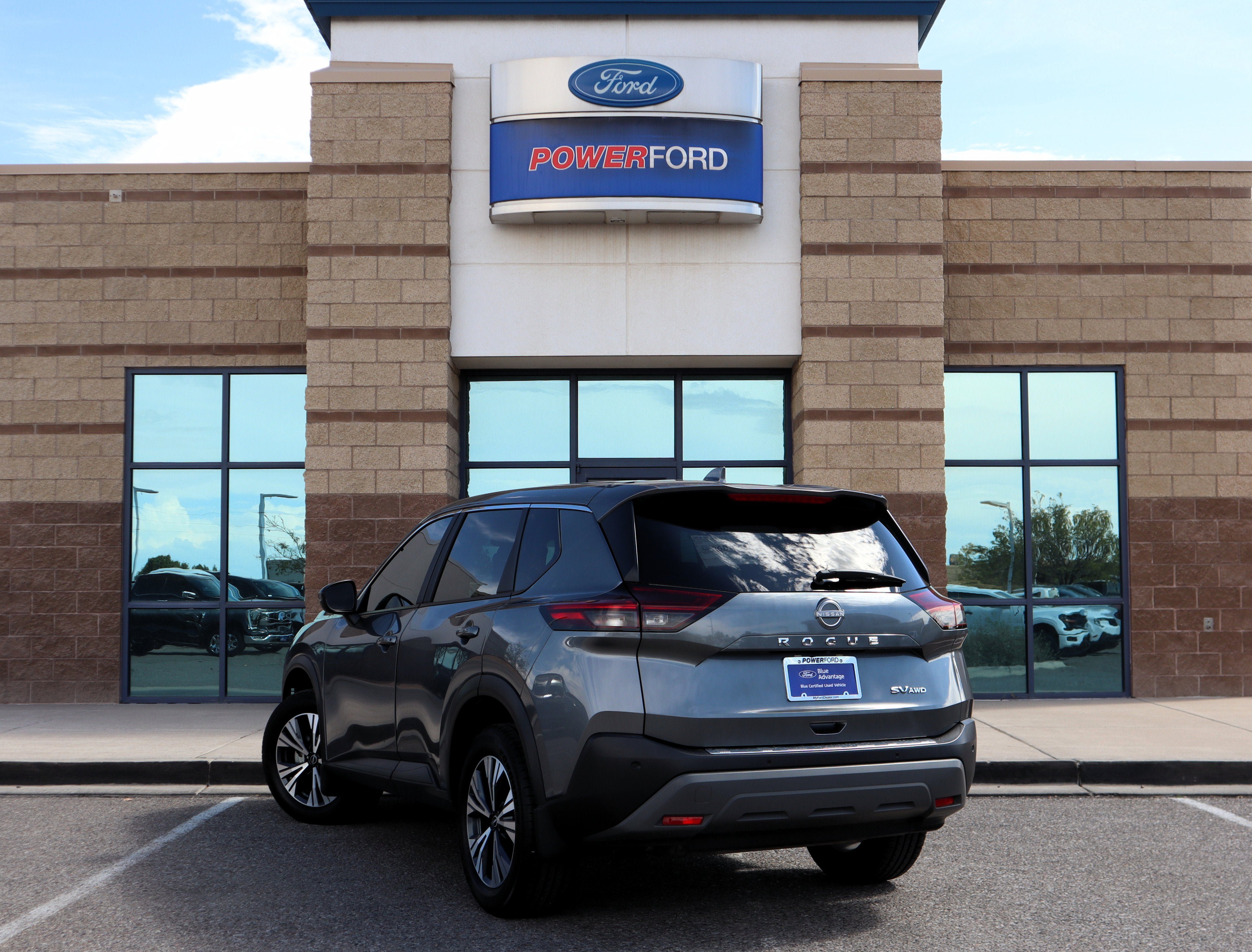 Used 2023 Nissan Rogue SV AWD/4WD image 8