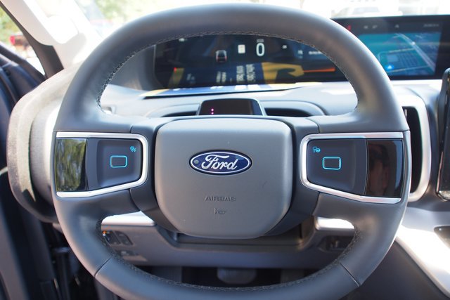 Certified 2025 Ford Expedition Active AWD/4WD image 28