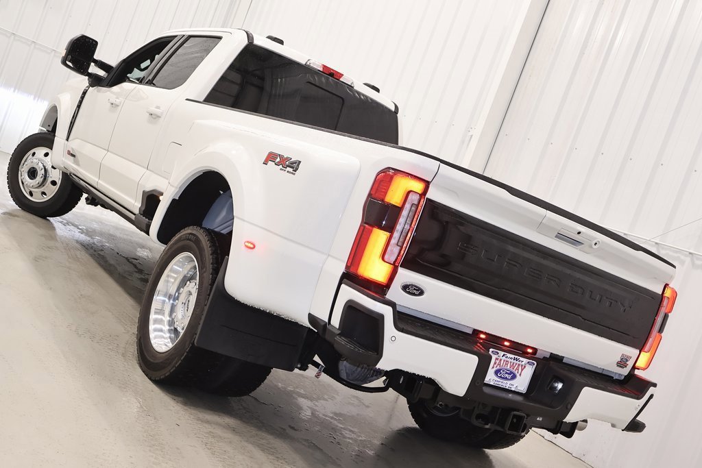 Certified 2025 Ford F450 Platinum w/ FX4 Off-Road Package image 4