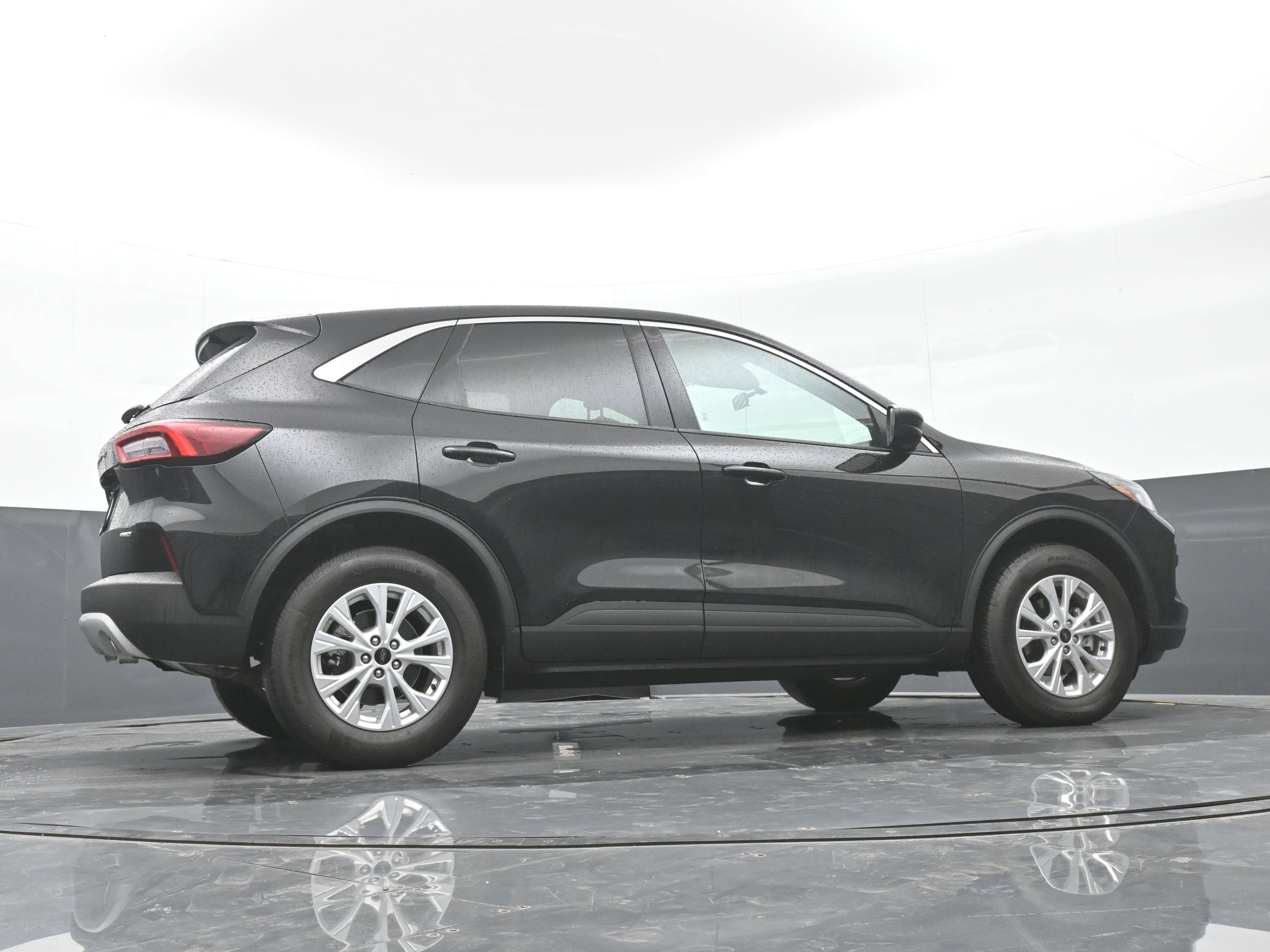 Certified 2024 Ford Escape Active AWD/4WD image 39