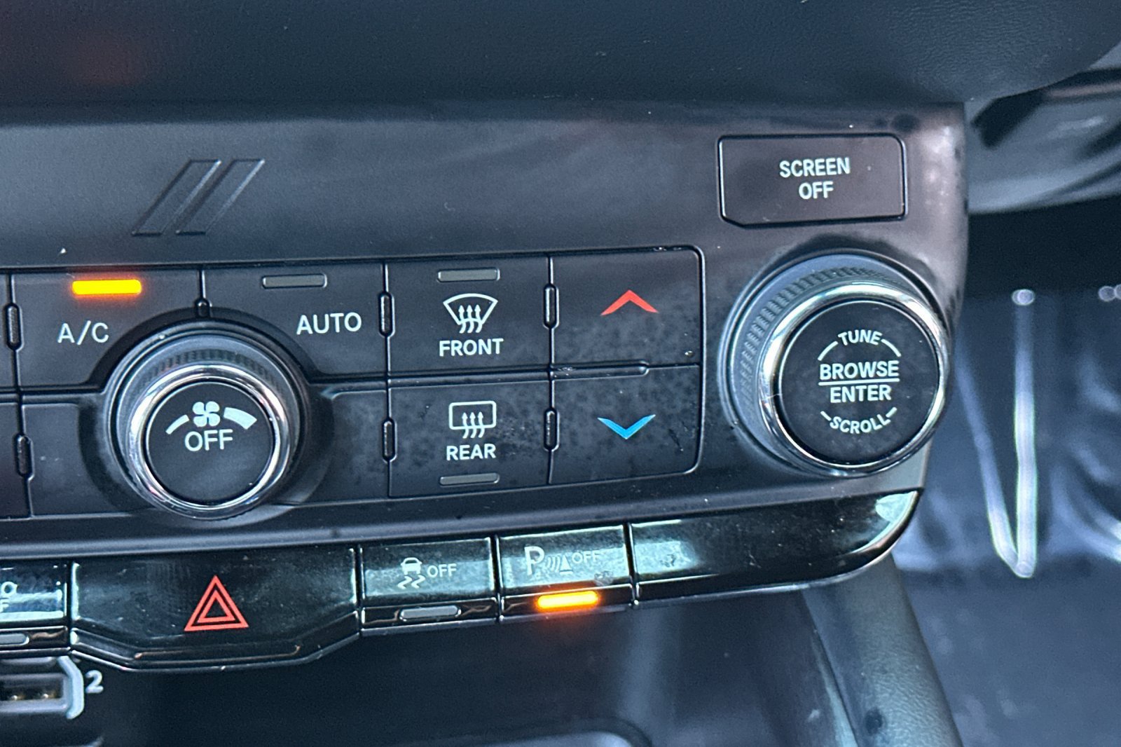Used 2023 Dodge Durango SXT Launch Edition RWD image 31