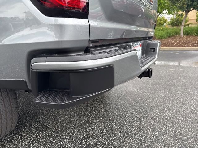 Used 2024 GMC Canyon Elevation w/ Convenience Package image 11