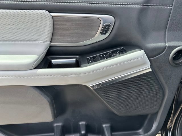 Certified 2025 Ford Expedition Platinum w/ Platinum Ultimate Package AWD/4WD image 18