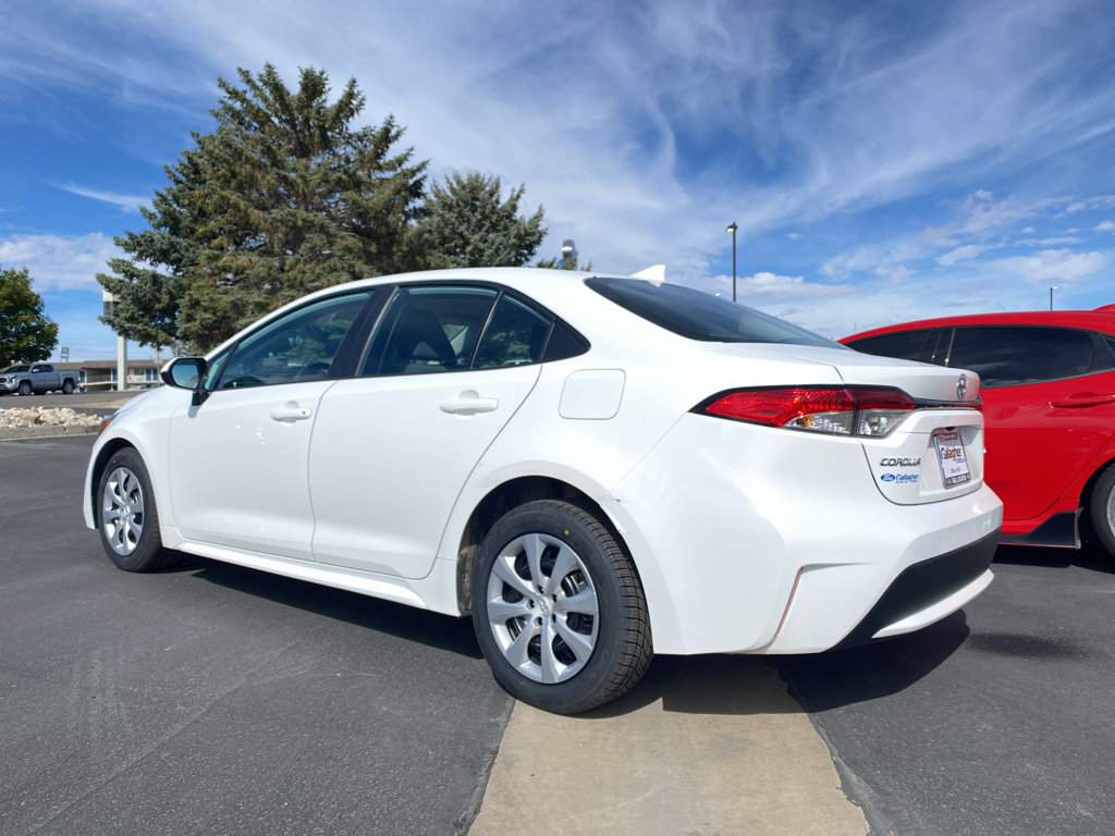 Used 2022 Toyota Corolla LE FWD image 17