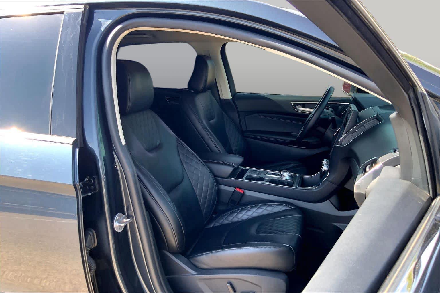 Certified 2024 Ford Edge Titanium AWD/4WD image 9