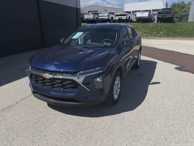 Used 2024 Chevrolet Trax LS w/ LS Convenience Package image 5