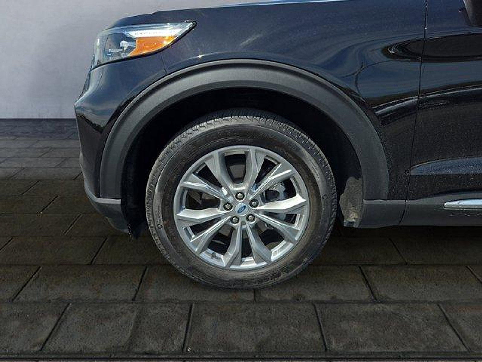 Certified 2023 Ford Explorer XLT w/ Equipment Group 202A AWD/4WD image 26