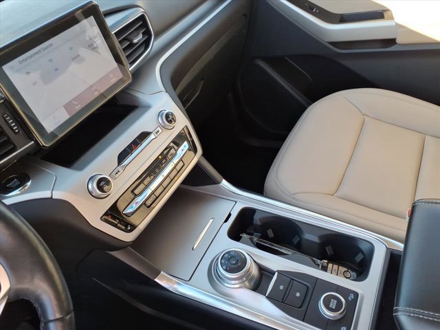Certified 2022 Ford Explorer XLT w/ Equipment Group 202A image 15