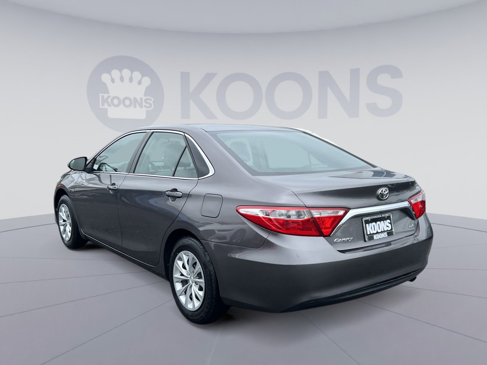 Used 2017 Toyota Camry LE FWD image 8