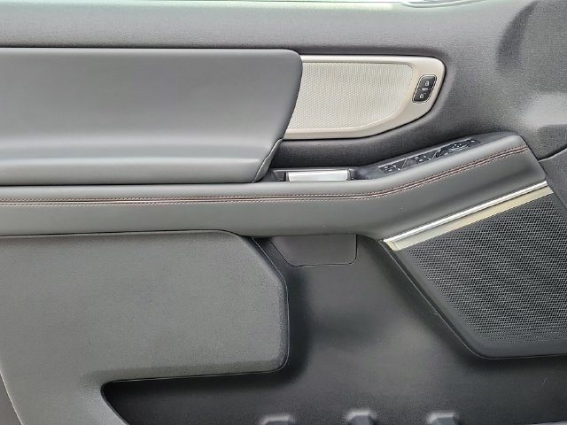 Certified 2025 Ford Expedition Active AWD/4WD image 22