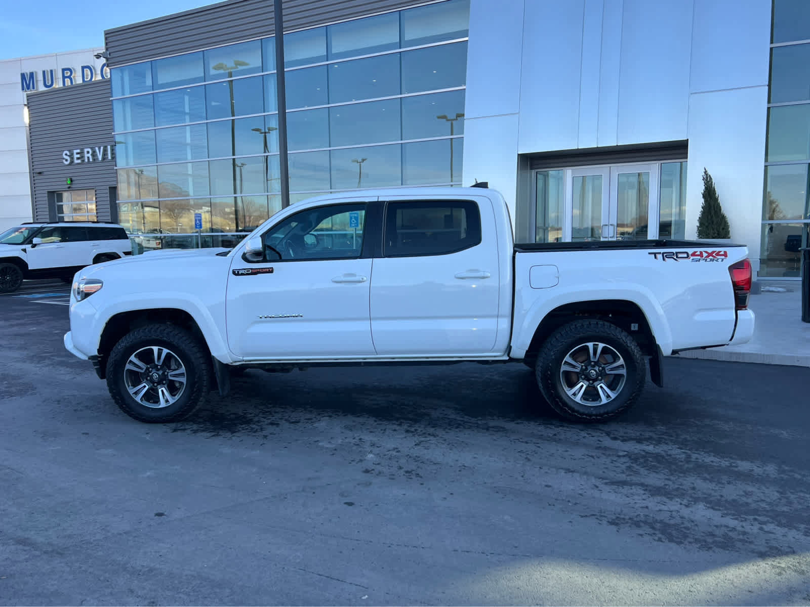 Used 2019 Toyota Tacoma TRD Sport w/ Technology Package AWD/4WD image 3
