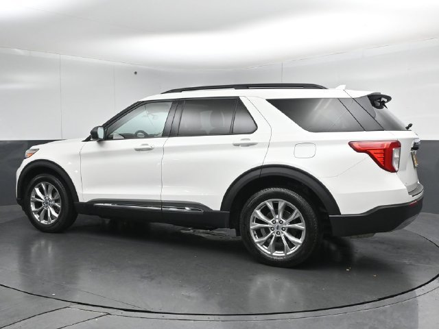 Certified 2024 Ford Explorer XLT w/ Equipment Group 202A AWD/4WD image 5