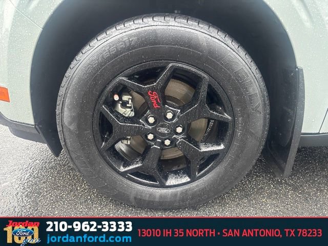 Certified 2022 Ford Maverick Lariat w/ Lariat Luxury Package AWD/4WD image 4