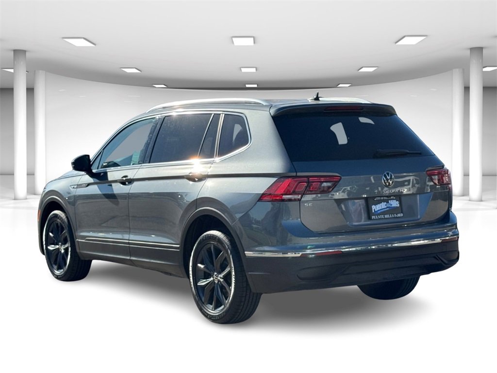 Used 2024 Volkswagen Tiguan SE image 3