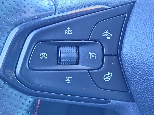 Used 2024 Chevrolet Trax RS FWD image 8