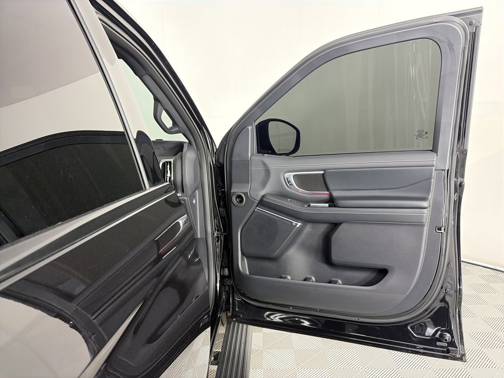 Certified 2025 Ford Expedition Platinum w/ Stealth Performance Package image 32