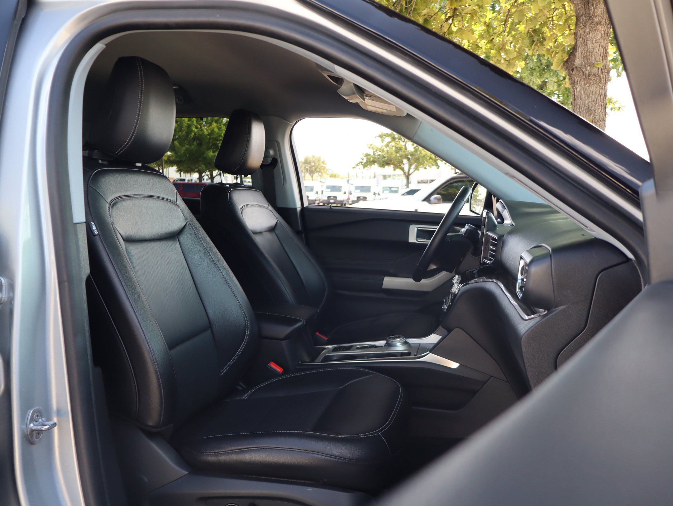 Certified 2022 Ford Explorer Limited RWD image 31