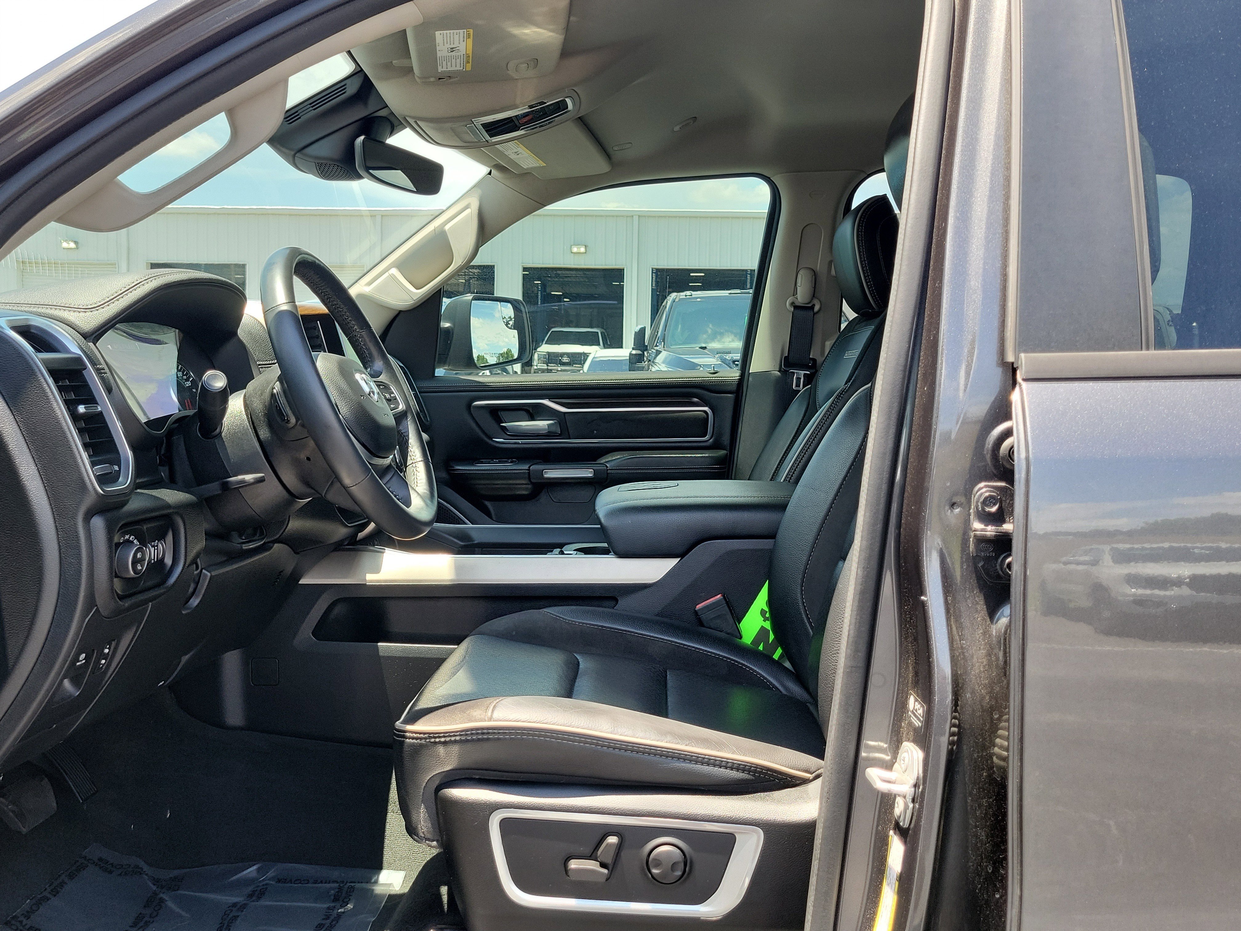 Used 2022 RAM 1500 Laramie AWD/4WD image 21