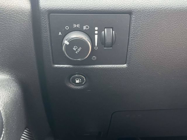 Used 2019 Jeep Grand Cherokee Altitude AWD/4WD image 29