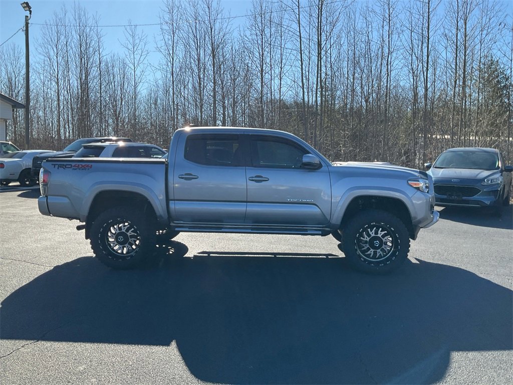Used 2020 Toyota Tacoma TRD Sport image 2
