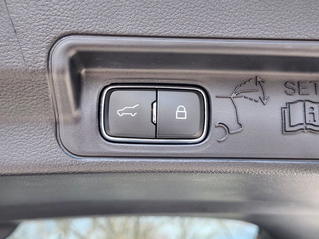 Certified 2025 Ford Explorer ST image 37