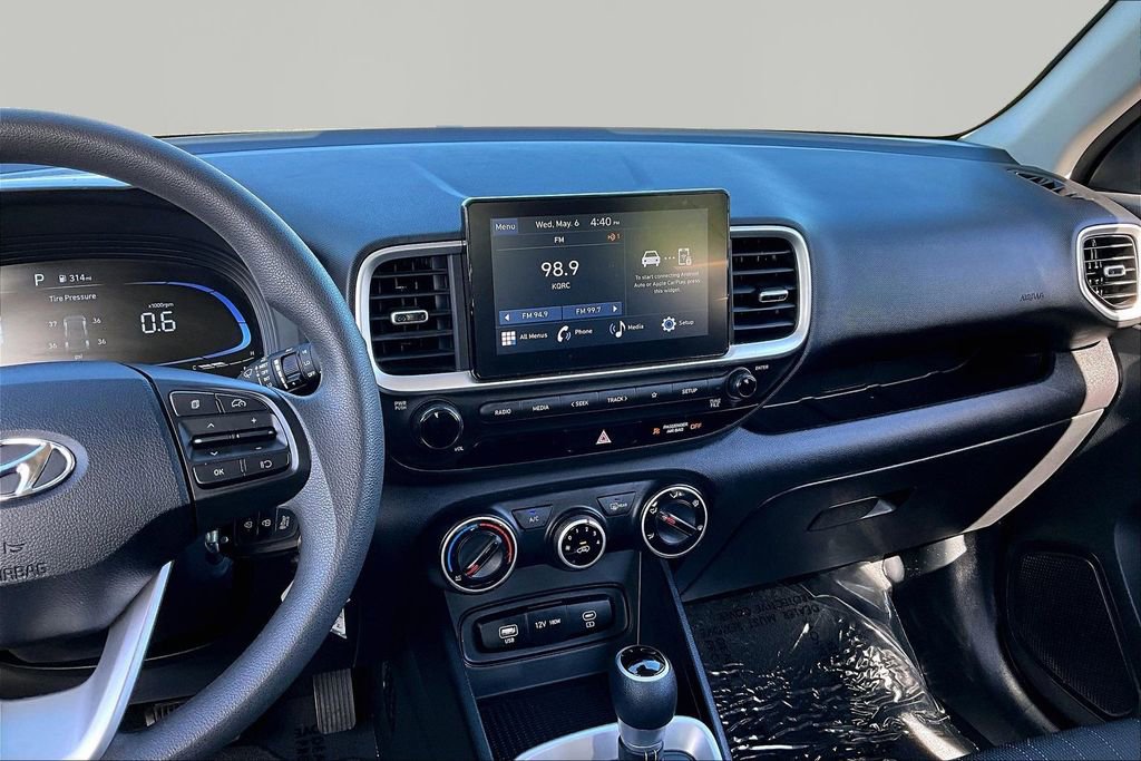 Used 2024 Hyundai Venue SE FWD image 6