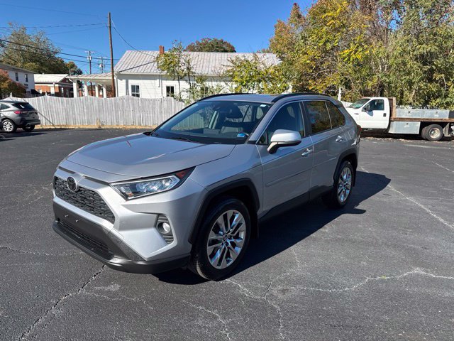 Used 2019 Toyota RAV4 XLE Premium FWD image 7