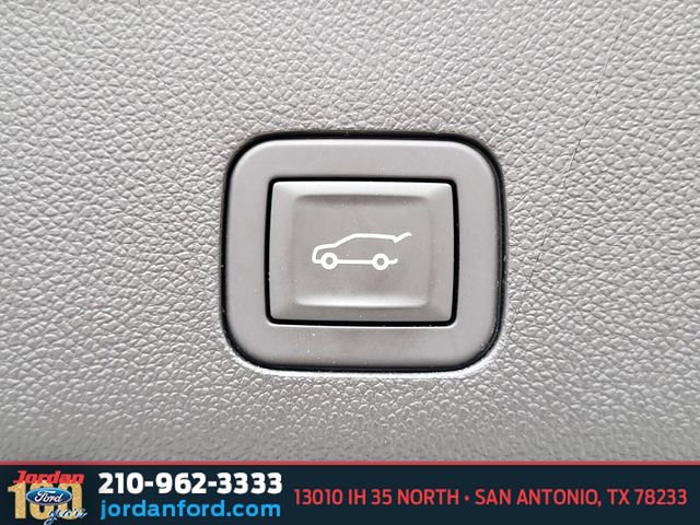 Used 2024 Chevrolet Suburban Z71 w/ Off-Road Capability Package AWD/4WD image 33