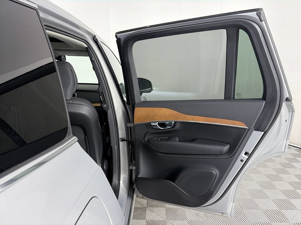 Used 2024 Volvo XC90 B5 Plus AWD/4WD image 27