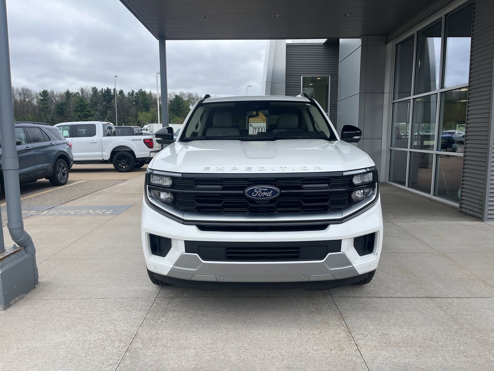 Certified 2025 Ford Expedition Platinum w/ Platinum Ultimate Package AWD/4WD image 9