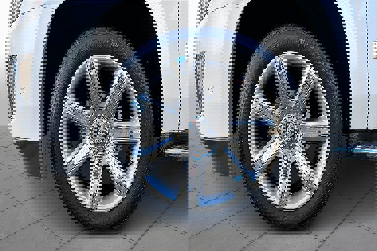 Used 2018 Cadillac Escalade Luxury image 10