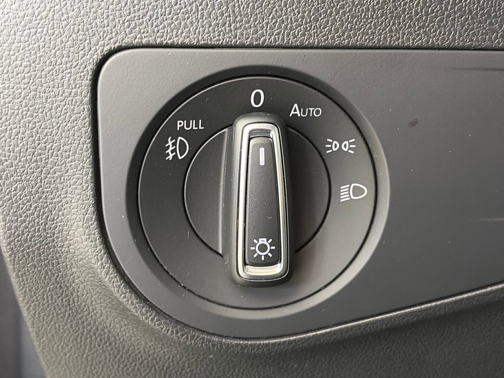 Used 2019 Volkswagen Tiguan SEL AWD/4WD image 24