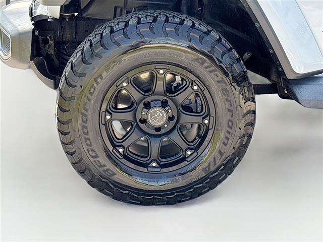 Used 2018 Jeep Wrangler Unlimited Sahara w/ Safety Group AWD/4WD image 22