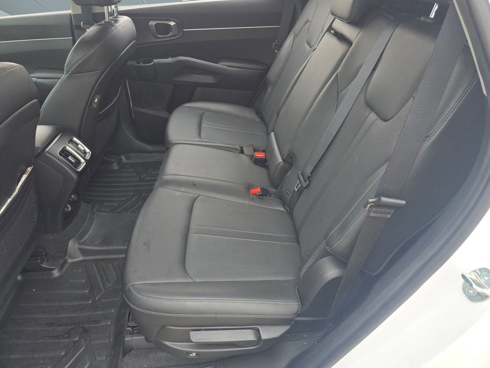 Used 2023 Kia Sorento S w/ Panoramic Sunroof Package image 14