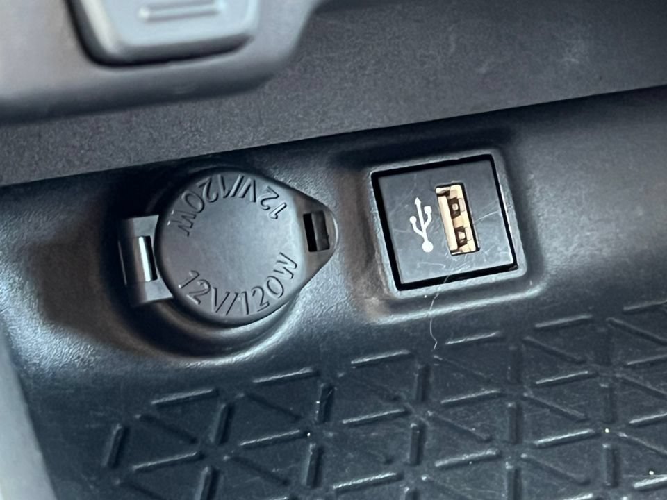 Used 2025 Toyota RAV4 XLE AWD/4WD image 24