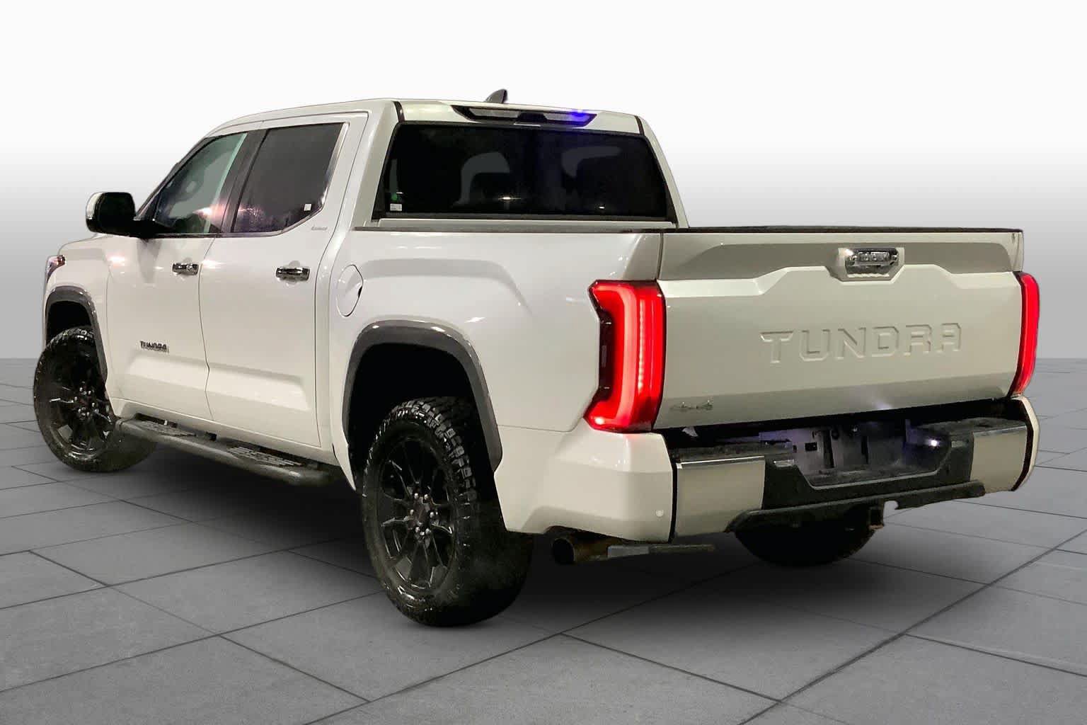 Used 2025 Toyota Tundra Limited AWD/4WD image 11