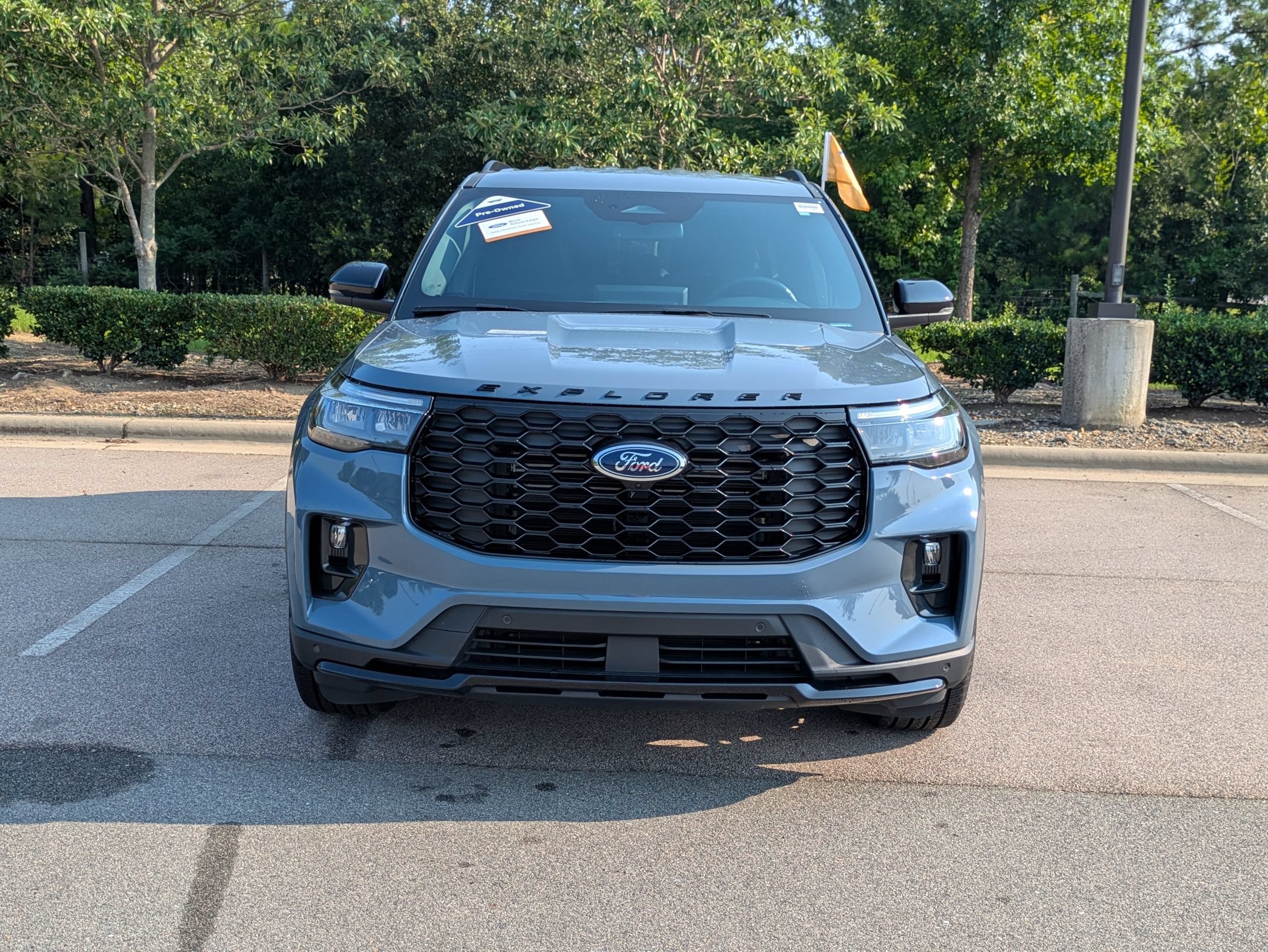 Certified 2025 Ford Explorer ST-Line w/ Premium Package AWD/4WD image 9